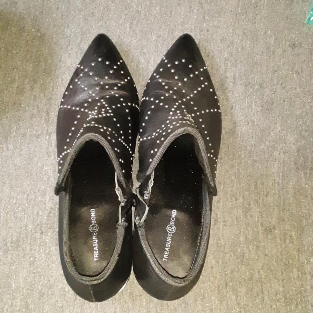 Size 11 leather  treasure&Bond pointed toe
